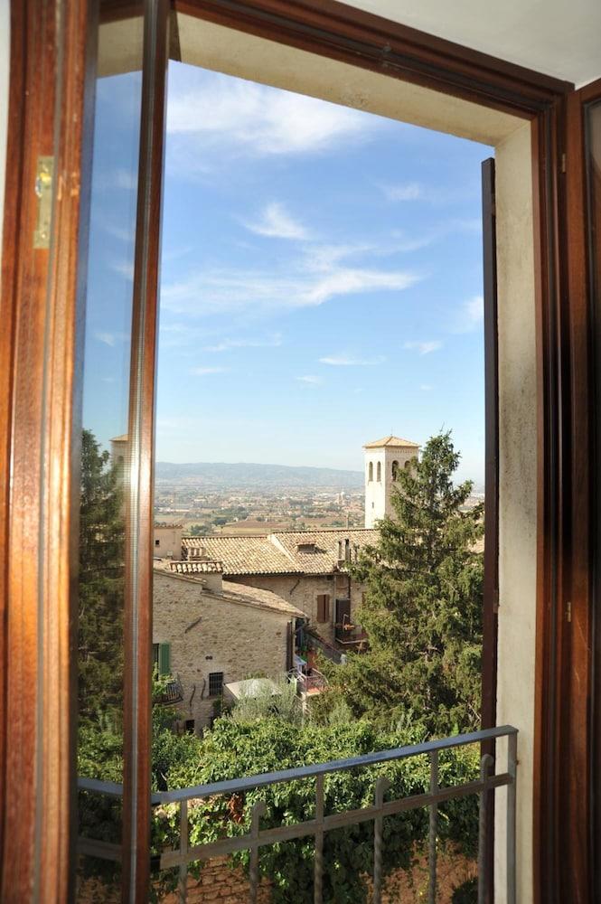 Albergo Ancajani Assisi Exterior foto