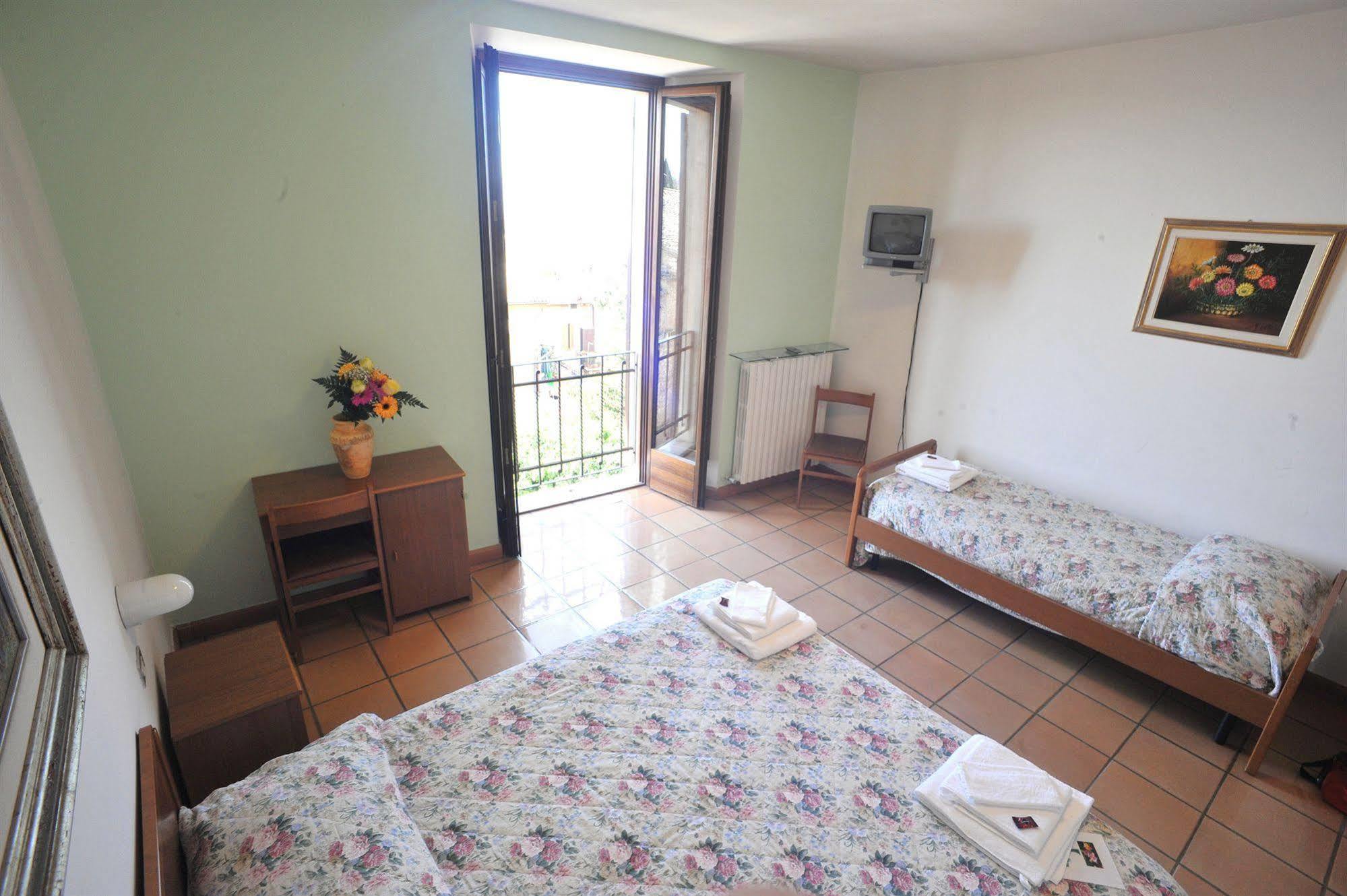 Albergo Ancajani Assisi Exterior foto