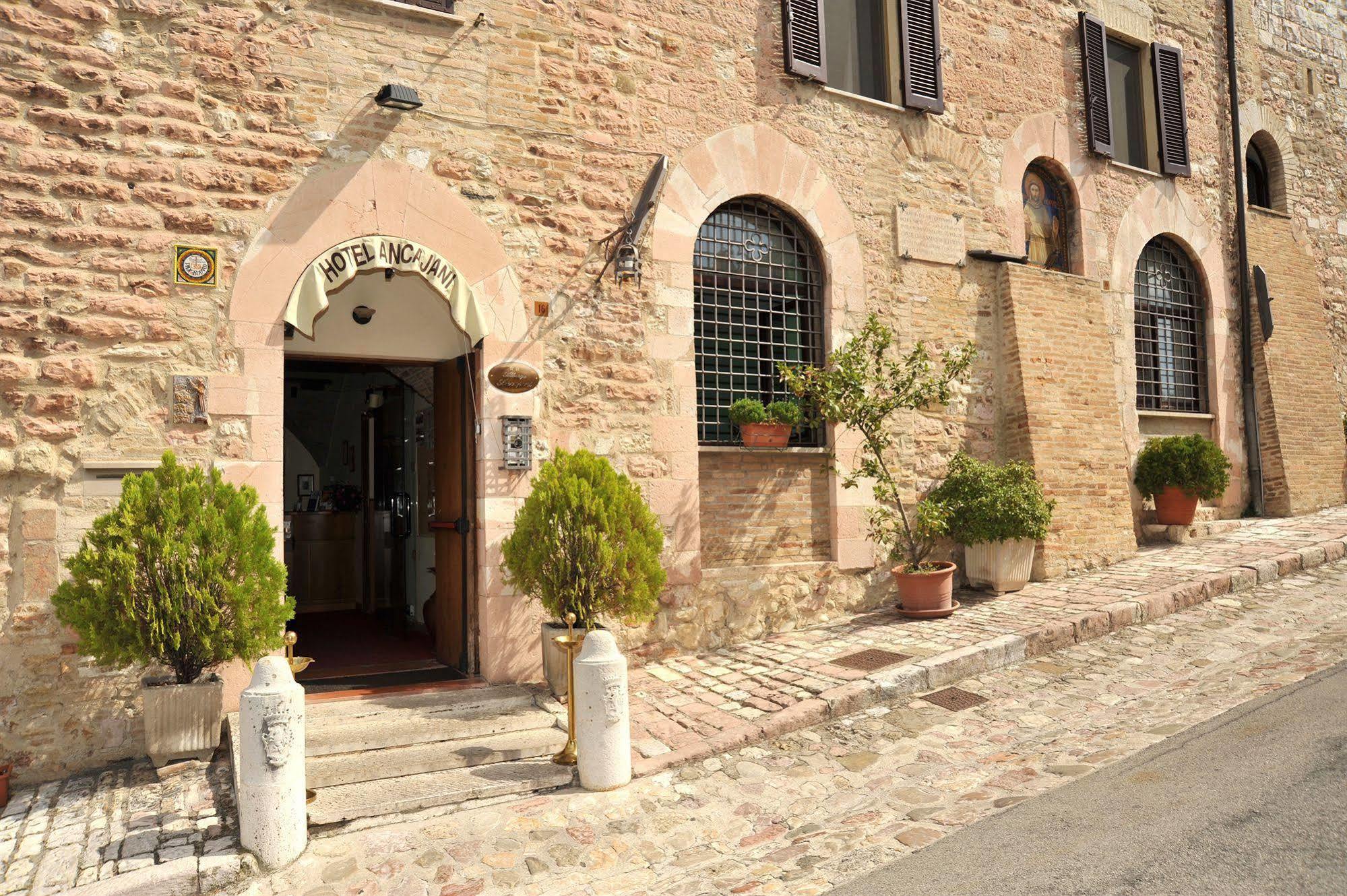 Albergo Ancajani Assisi Exterior foto
