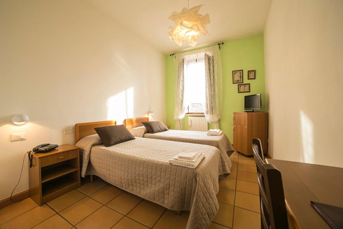 Albergo Ancajani Assisi Exterior foto